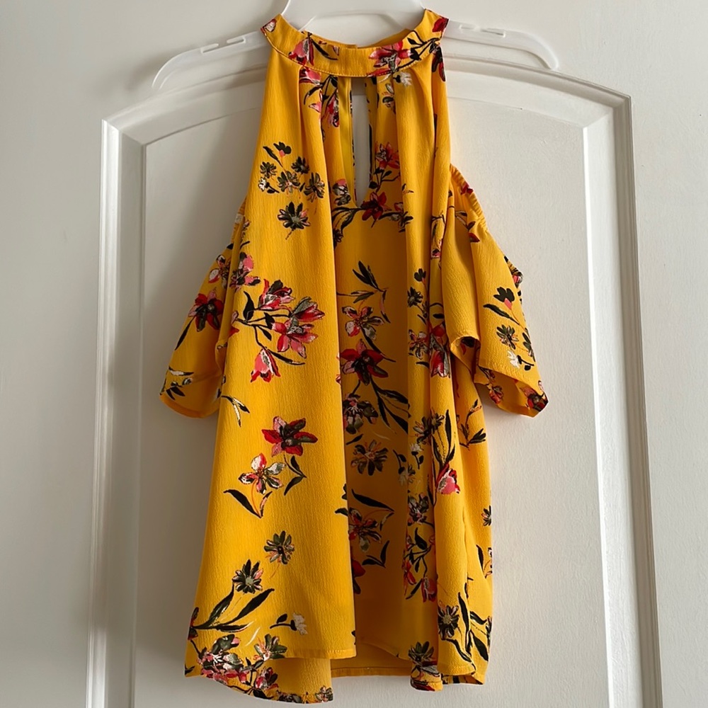 Cute shoulderless top!